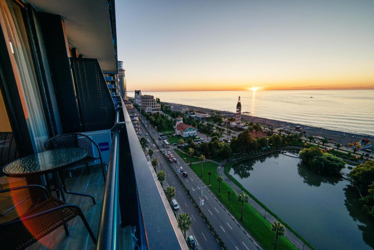 Апартаменти Grand City Real Estate Батумі Екстер'єр фото